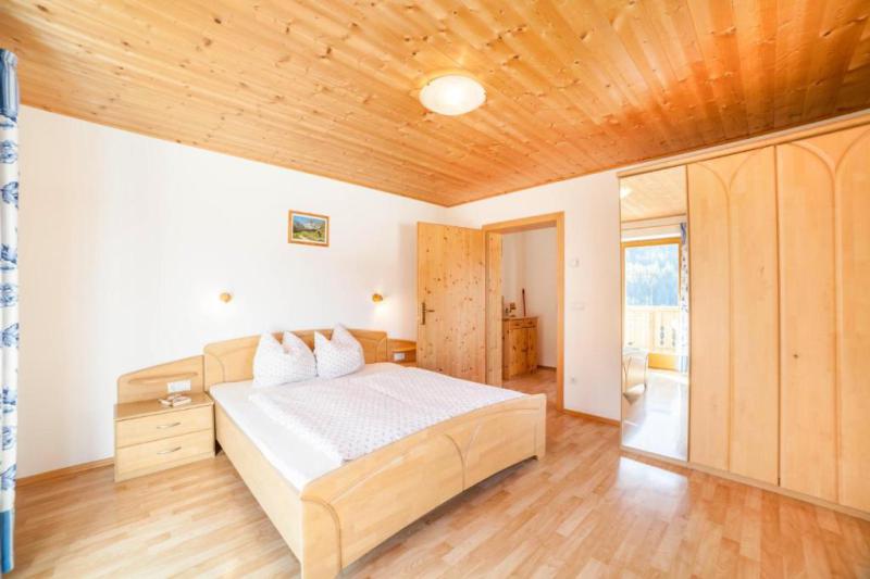 Schlafzimmer mit Balkon